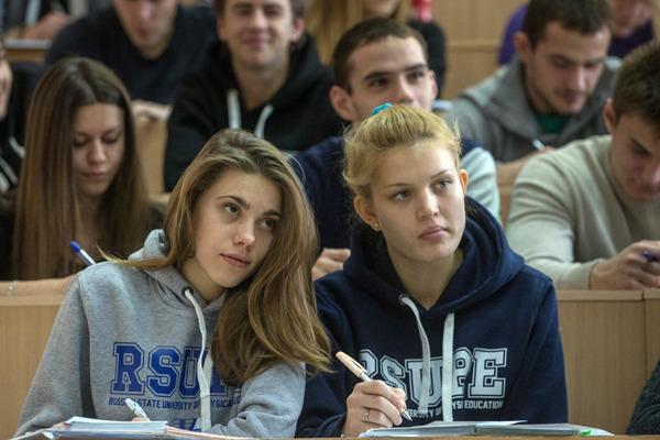Вузам ежегодно будут выделять по семь миллиардов рублей на науку