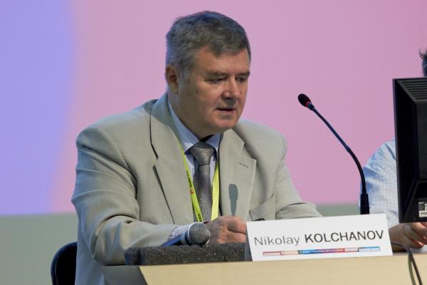 А руководство ФАНО отметило его достижения на посту директора ФИЦ Почетной грамотой