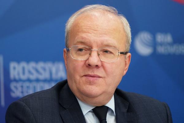 На вопросы об изменениях в руководстве наукой и образованием ответил вице-президент РАН Алексей Хохлов