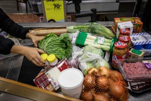Из-за аномальных погодных явлений растут цены на целый ряд продуктов питания Из-за аномальных погодных явлений растут цены на целый ряд продуктов питания
