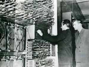 В 1948 году инженер Сергей Лебедев вместе с группой коллег сконструировал Малую электронно-счетную машину (МЭСМ) – одну из самых быстрых ЭВМ в мире