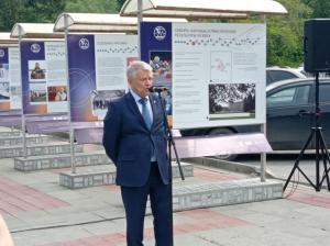 Академик РАН Валентин Пармон напомнил, что именно наличие Академии и результат работы ее членов стали одним из оснований превращения России в великую мировую державу