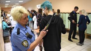 К различным нововведениям в сфере школьного образования стоит готовиться и ученикам, и педагогам. В числе прочего в школах планируется существенно увеличить долю учителей-мужчин