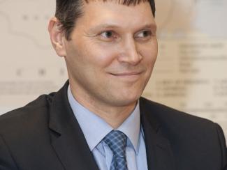 Академику Николаю Диканскому не дают пройти в депутаты