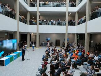 Дмитрий Чернышенко открыл новый корпус кампуса мирового уровня в Новосибирске Дмитрий Чернышенко открыл новый корпус кампуса мирового уровня в Новосибирске